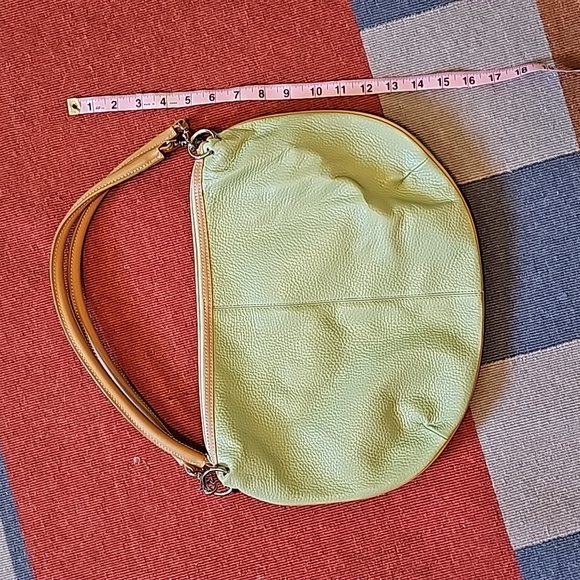 STUNNING MAXX NEW YORK PASTEL GREEN LEATHER HOBO SHOULDER BAG - Picture 3 of 11